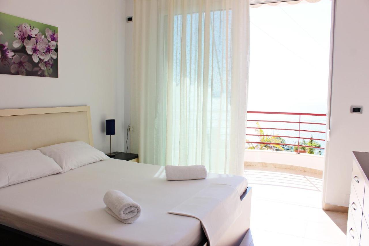 Sunny Apartment Sarande