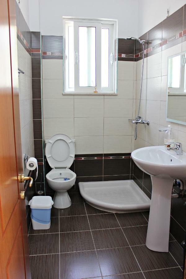 Sunny Apartment Sarande